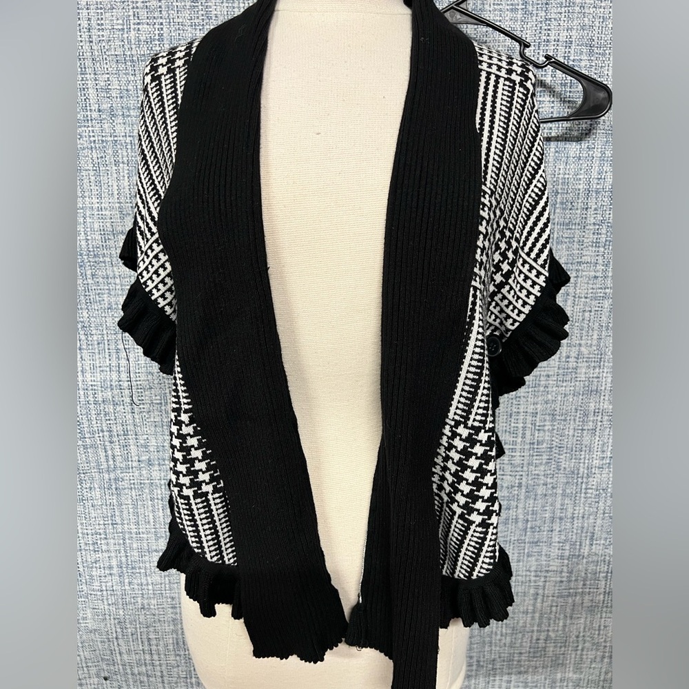 Joseph A Black and White Open-Front Knit Cardigan